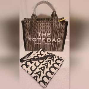MARC JACOBS The Medium Monogram Tote Bag